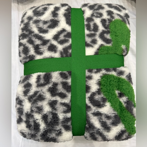 Aerie Green and Gray Leopard Print Blanket - Picture 2 of 3